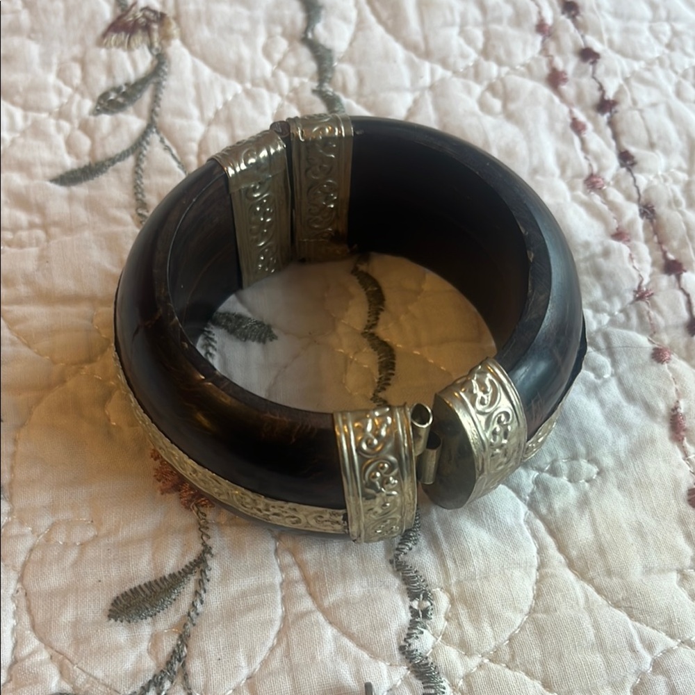 Vintage wooden brass bangle / bracelet